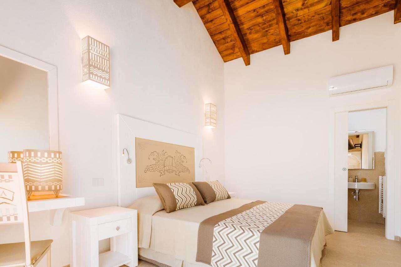 La Vinia Bed&Wine Experience - Adults Only Villa Sassari Exterior photo